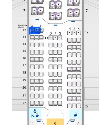 帰りの飛行機の選んだ座席、12のAとB。